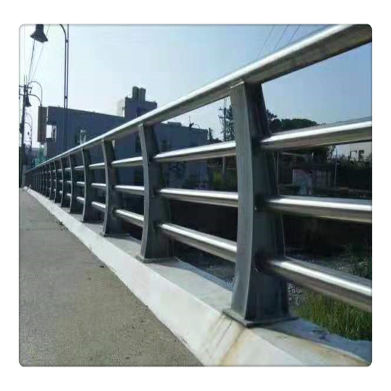 咸阳大桥护栏高度规范