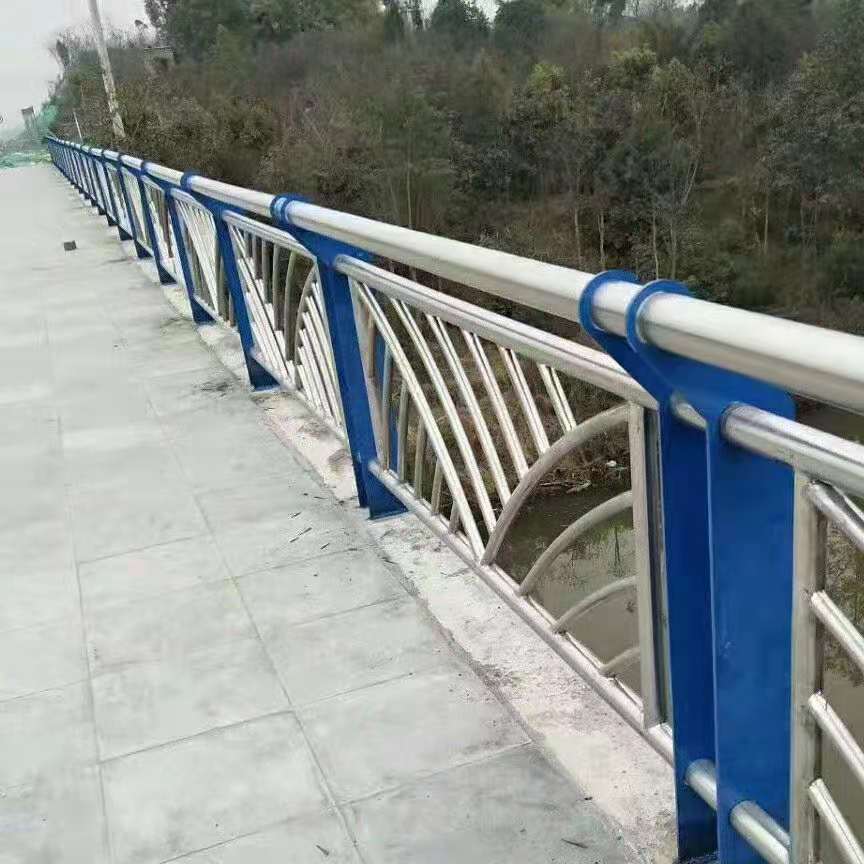 桥梁防撞护栏实体厂家质量安全可靠