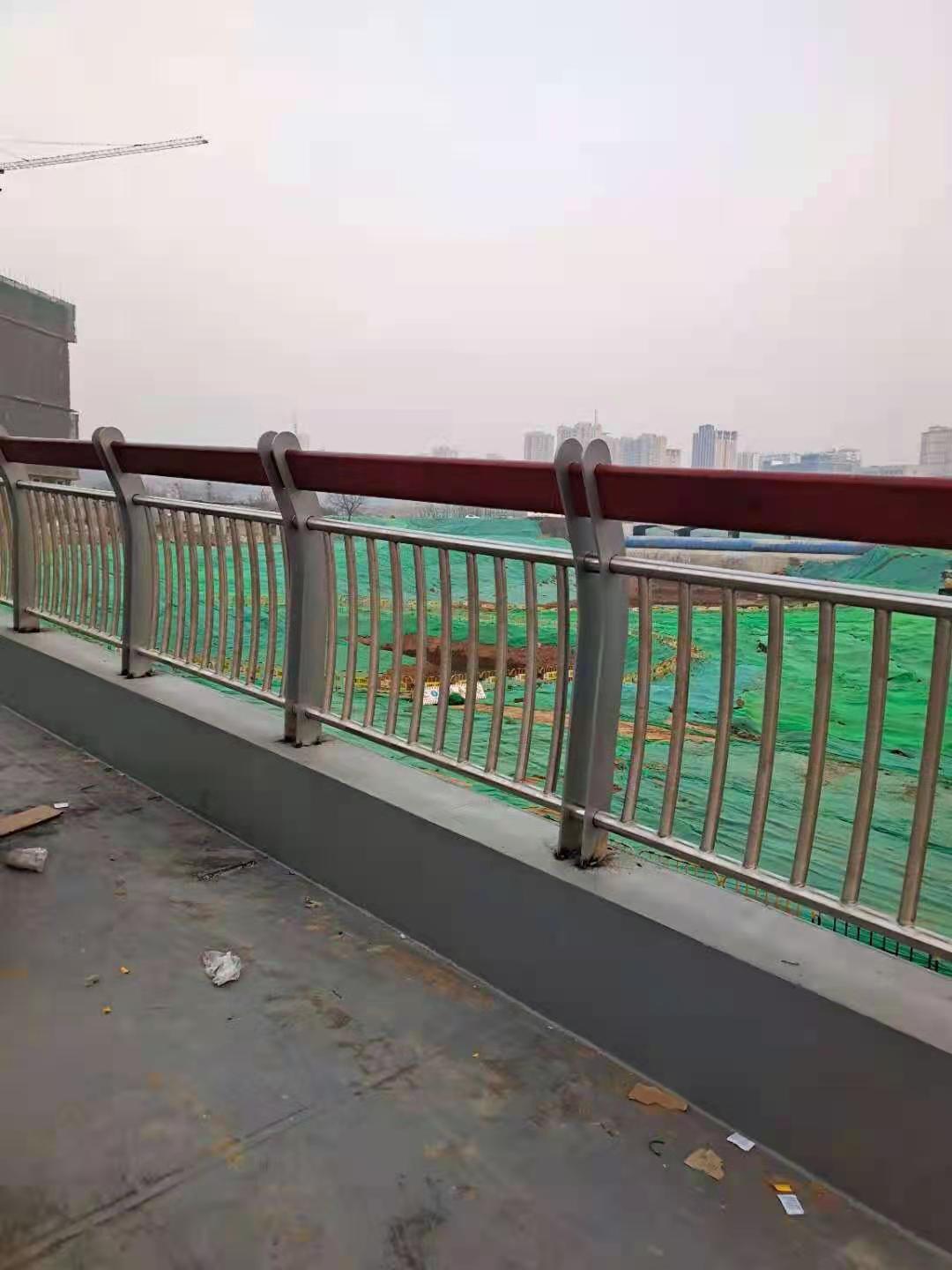汉中桥梁防撞护栏生产电话