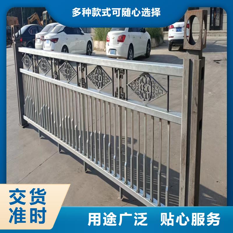 青海蓝色钢板护栏立柱展鸿护栏常年定做