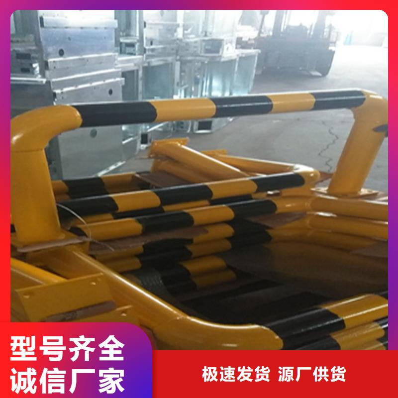 黑龙江省绥化304不锈钢复合管货比三家还选展鸿护栏
