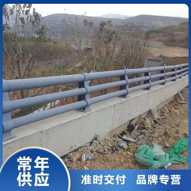 异型管桥梁防撞护栏质量过关认准展鸿护栏厂家直销