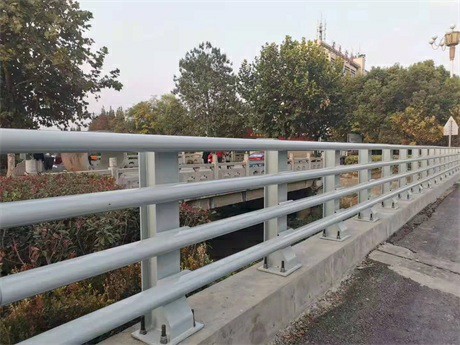 北京304不锈钢复合管栏杆来图生产2022