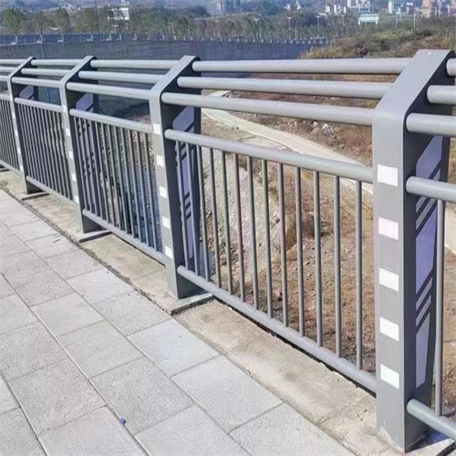 不锈钢桥梁护栏供应商大厂质量可靠多种规格供您选择