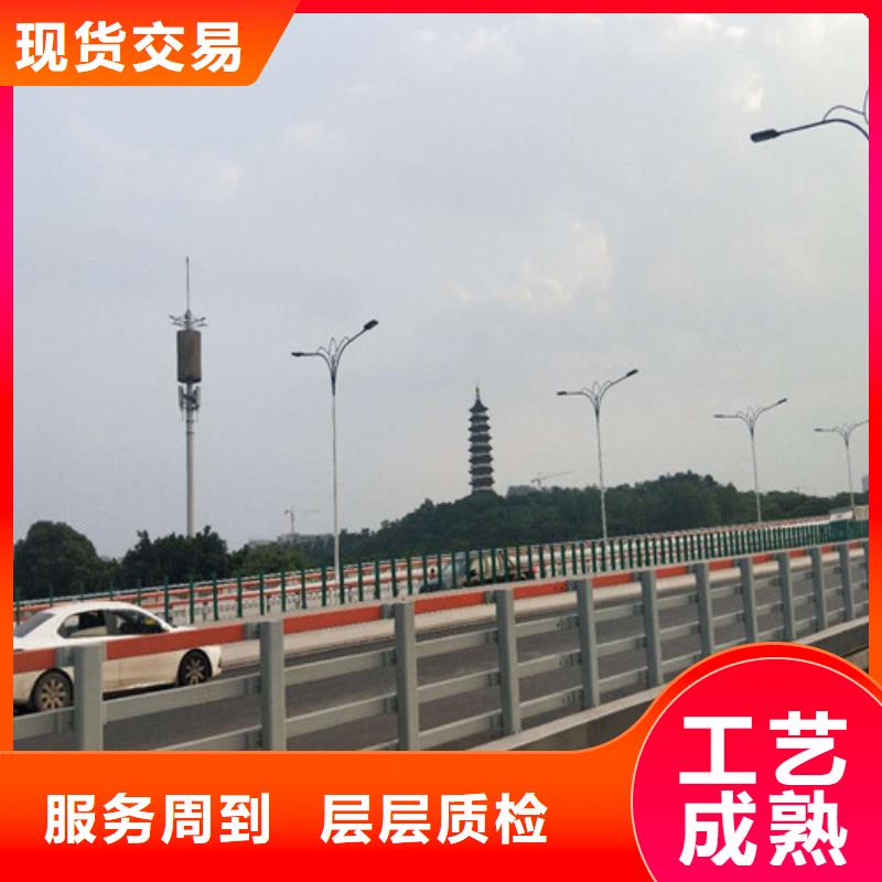 如何选择滨州不锈钢碳素钢复合管桥梁护栏本地厂家