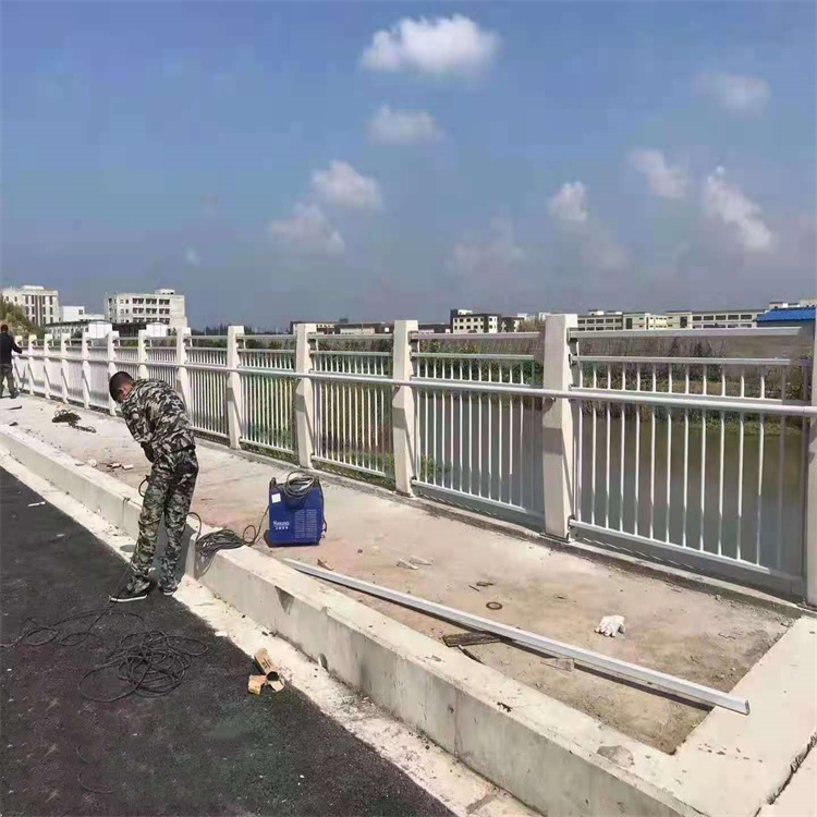 威海桥梁护栏防撞护栏免费设计