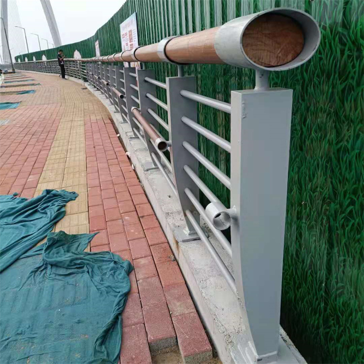 公路桥梁防护栏生产制作本地生产厂家