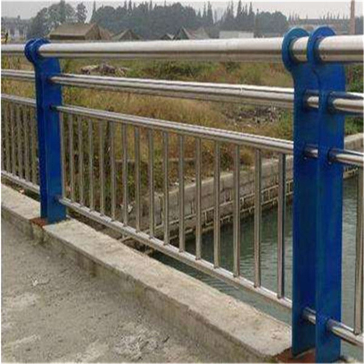 桥梁防护栏防撞焊接喷塑当地制造商