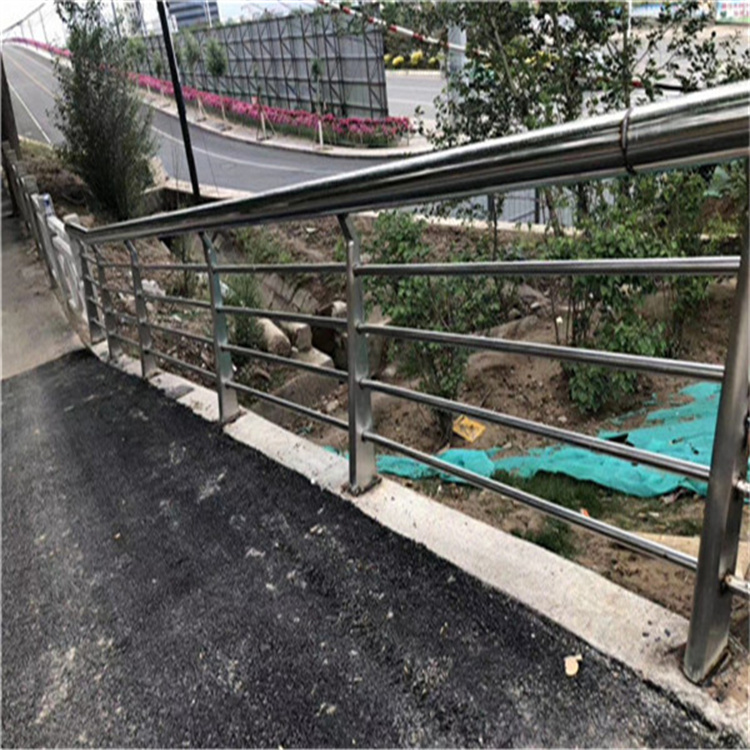 亳州桥梁钢护栏生产周期短