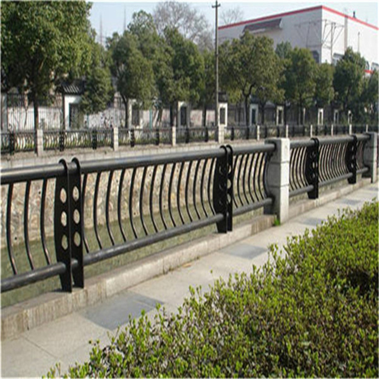 桥梁钢防护栏免费测量让客户买的放心