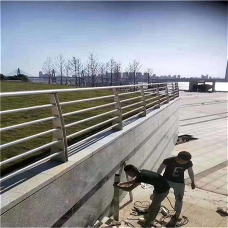 桥梁防撞栏杆焊接喷塑当地生产商