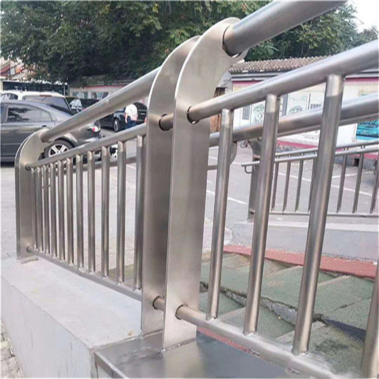 桥梁防撞钢栏杆免费测量当地制造商