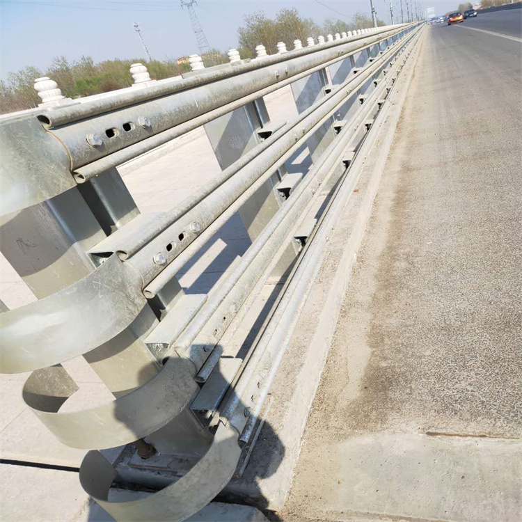 河道栏杆护栏质量可靠同城制造商