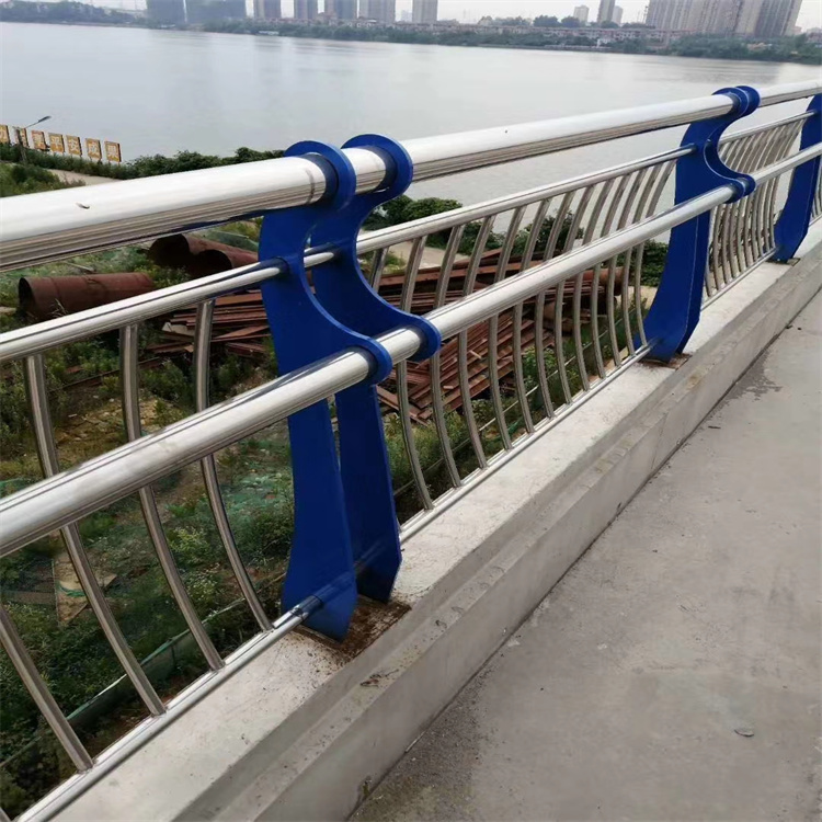 广州交通防撞防护栏欢迎来厂实地考察