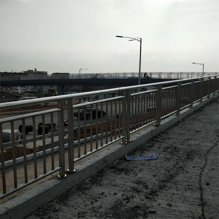 桥梁防护护栏异性栏杆加工同城供应商