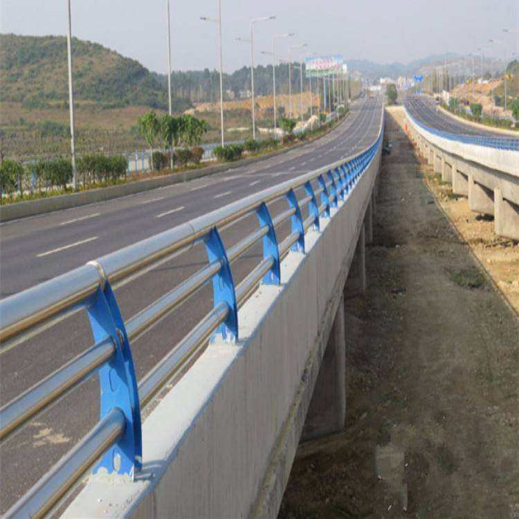 深圳河道桥梁护栏异性栏杆加工