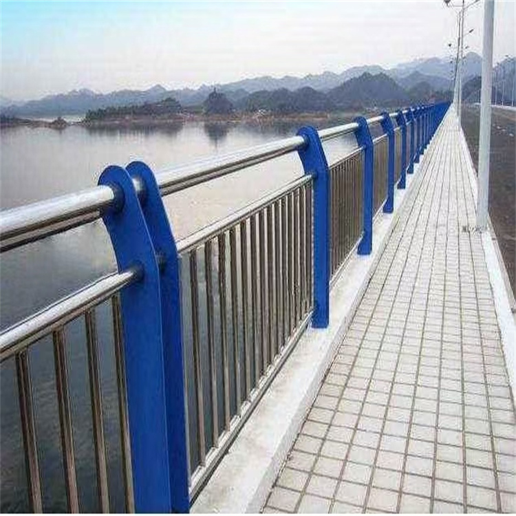 河道桥梁不锈钢护栏喷塑镀锌厂家直销直供