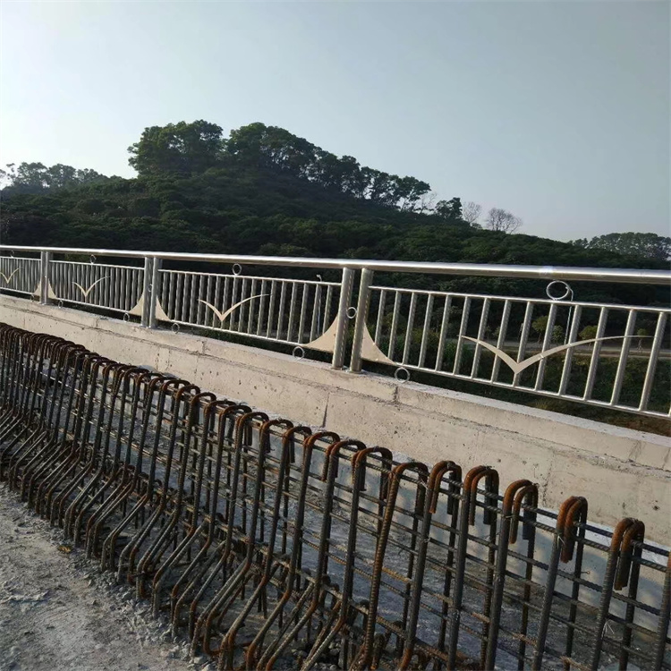 大庆河道防护桥梁护栏喷塑镀锌