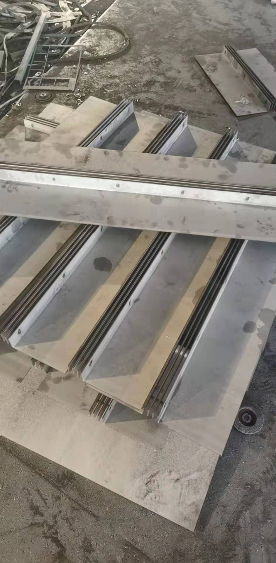 通化不锈钢盖板隐形不锈钢井盖生产制造厂家