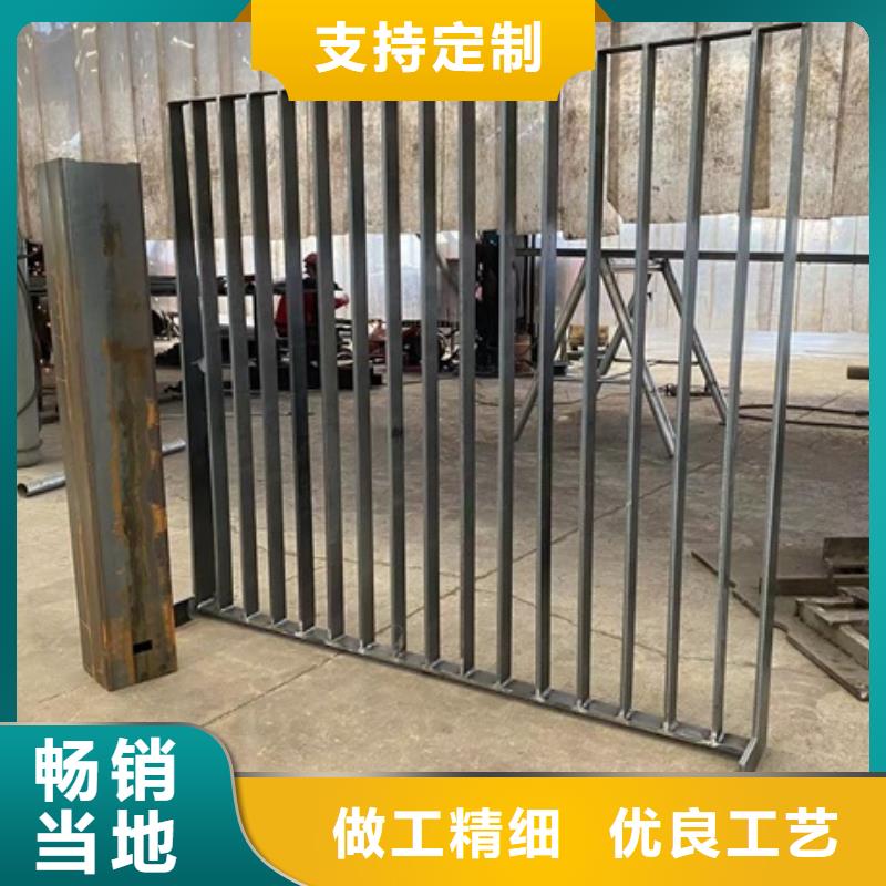 生产钢结构立柱防撞护栏_优质厂家当地厂家值得信赖