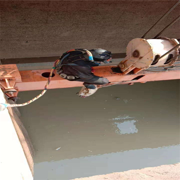 乌鲁木齐市蛙人打捞公司-承接潜水打捞救援作业