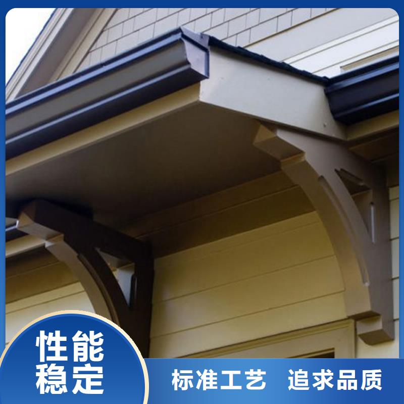 仿铜色排水管坡屋顶天沟注重细节