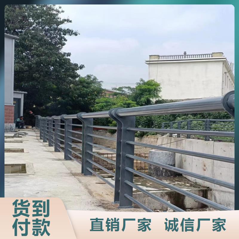 不锈钢景观河道栏杆来厂考察采购