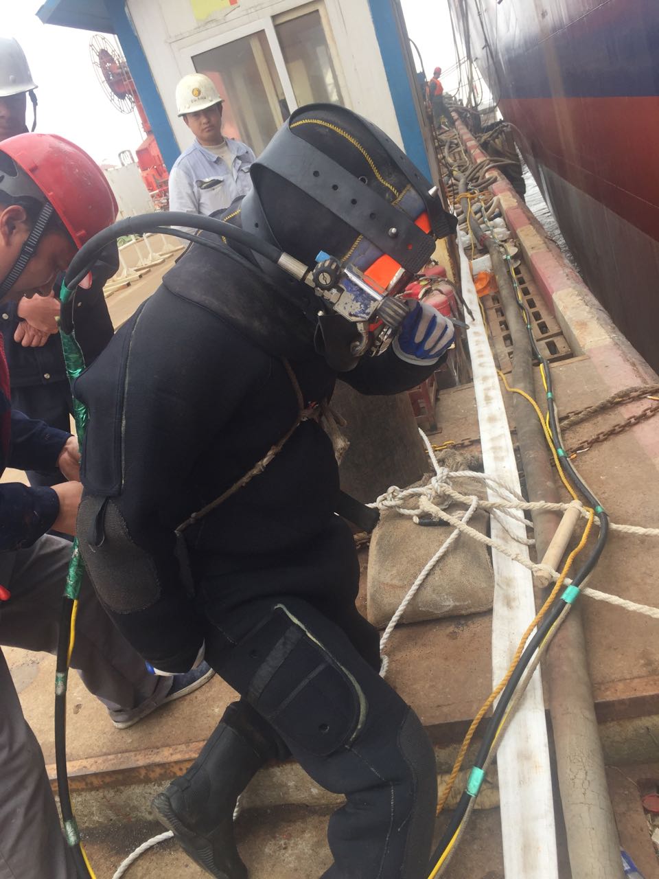 杭州市水下安装气囊封堵公司-本市潜水施工队