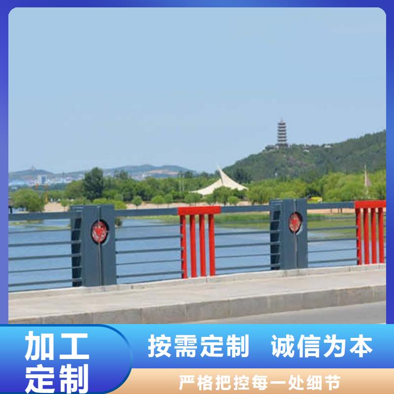 深圳水泥河道仿木护栏安装加工