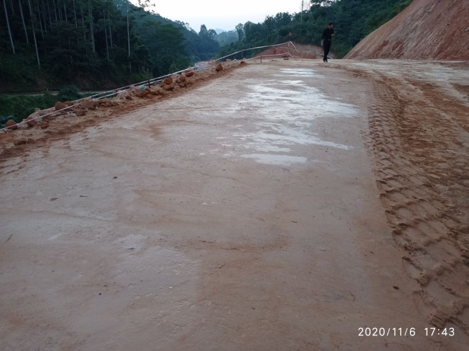 乐东县红土土壤固化剂道路路基路面硬化修缮