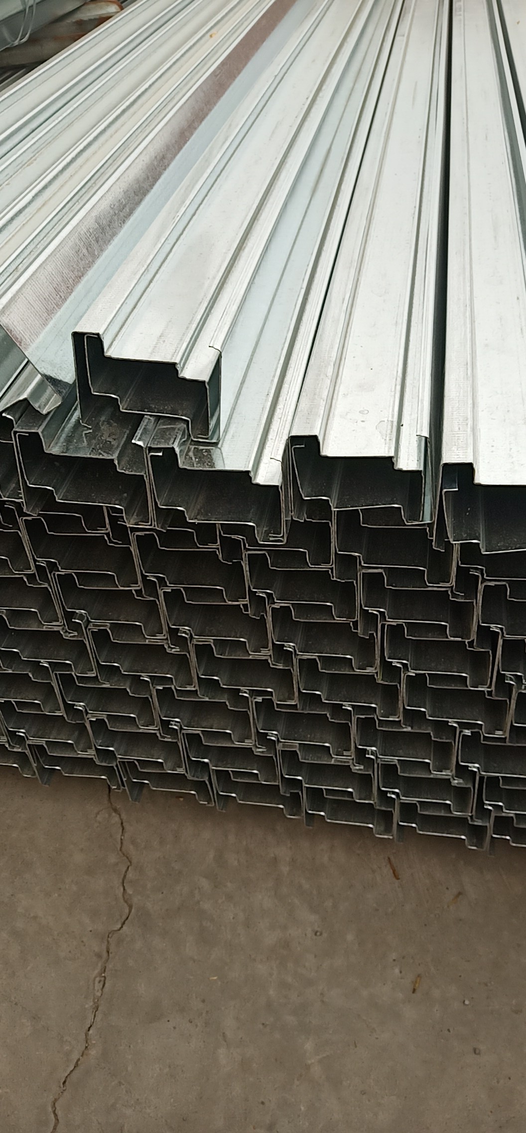 Q235B工字钢厂家专业生产品质保证