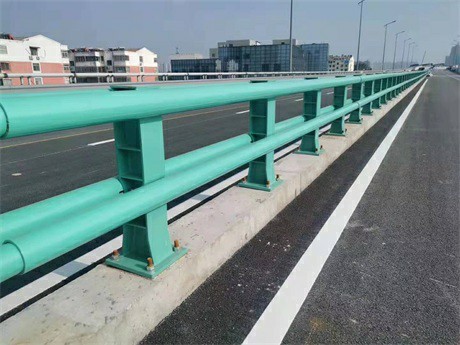广西贵港市道路碳素钢喷涂护栏一米多少钱