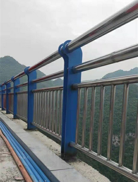 荆州市喷塑不锈钢护栏立柱
