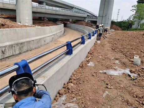 丽江桂林不锈钢复合管护栏市场价格