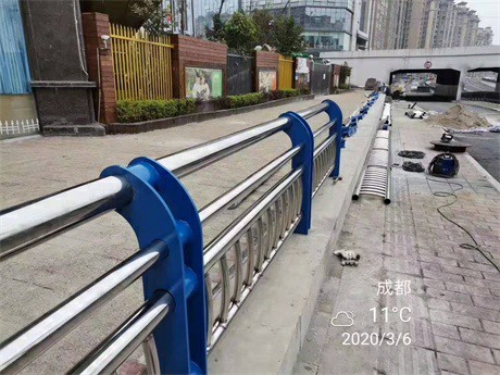 广东潮州市大桥公路防撞栏杆型号