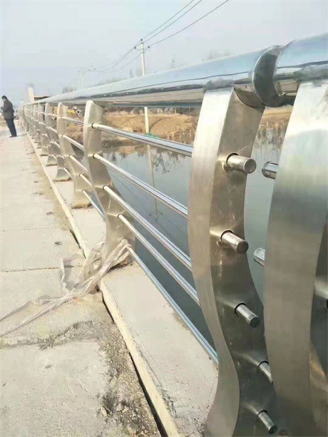 滕州不锈钢复合管桥梁护栏工厂型号齐全