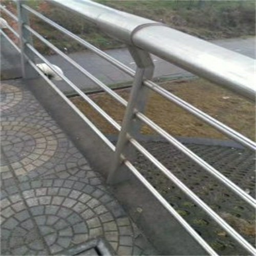 南宁不锈钢复合管护栏设计201碳素复合管	追求品质