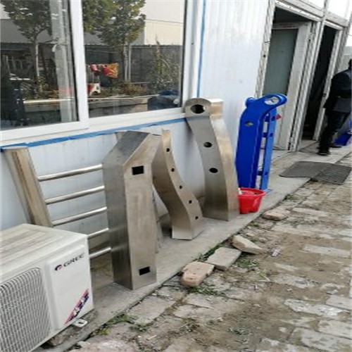 郑州不锈钢复合管护栏厂家现货销售每个细节都严格把关