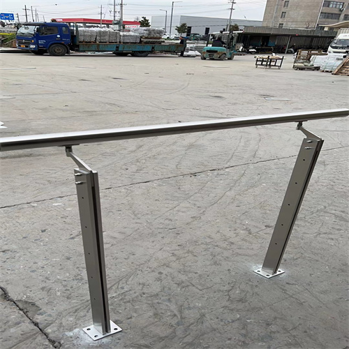 新产品：新疆 高架桥不锈钢复合防撞栏采购