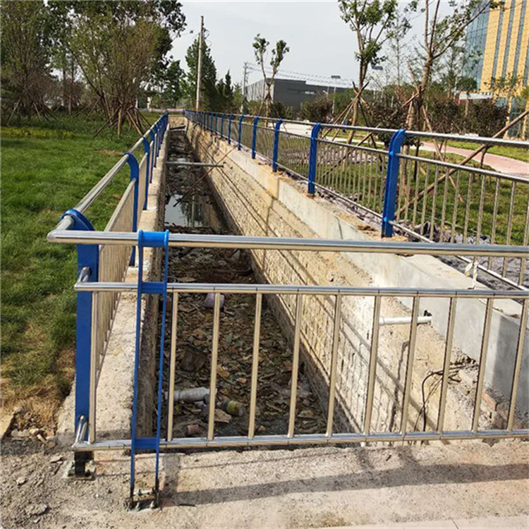 sb级桥梁防撞护栏异性栏杆加工根据要求定制