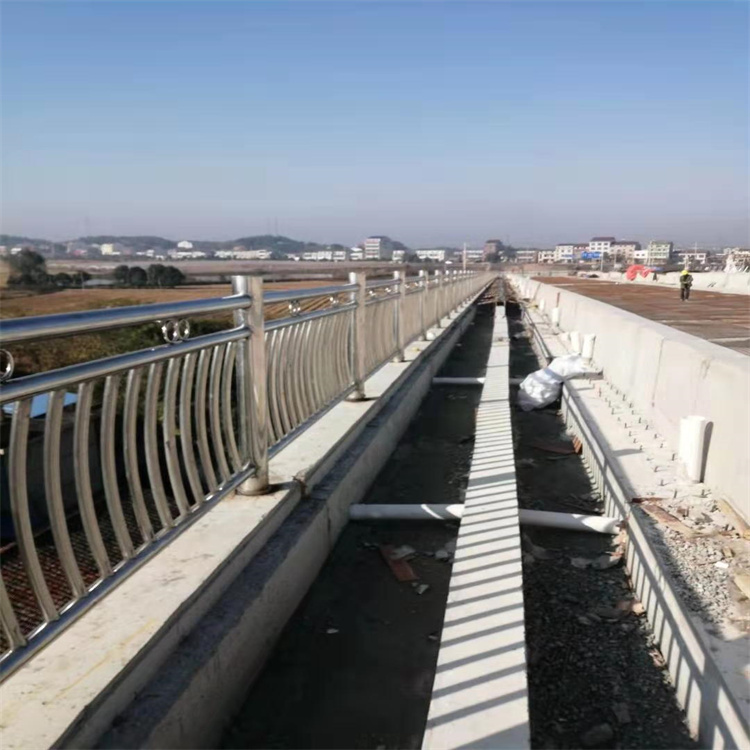 不锈钢金属桥梁栏杆生产基地长期供应