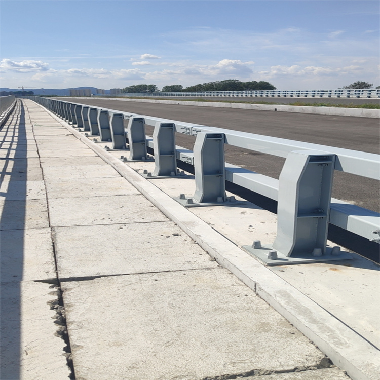 河道桥梁道路护栏安装方便源厂直接供货
