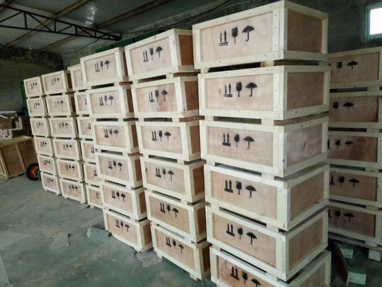 重庆重庆出口免熏蒸木箱包装上门打包