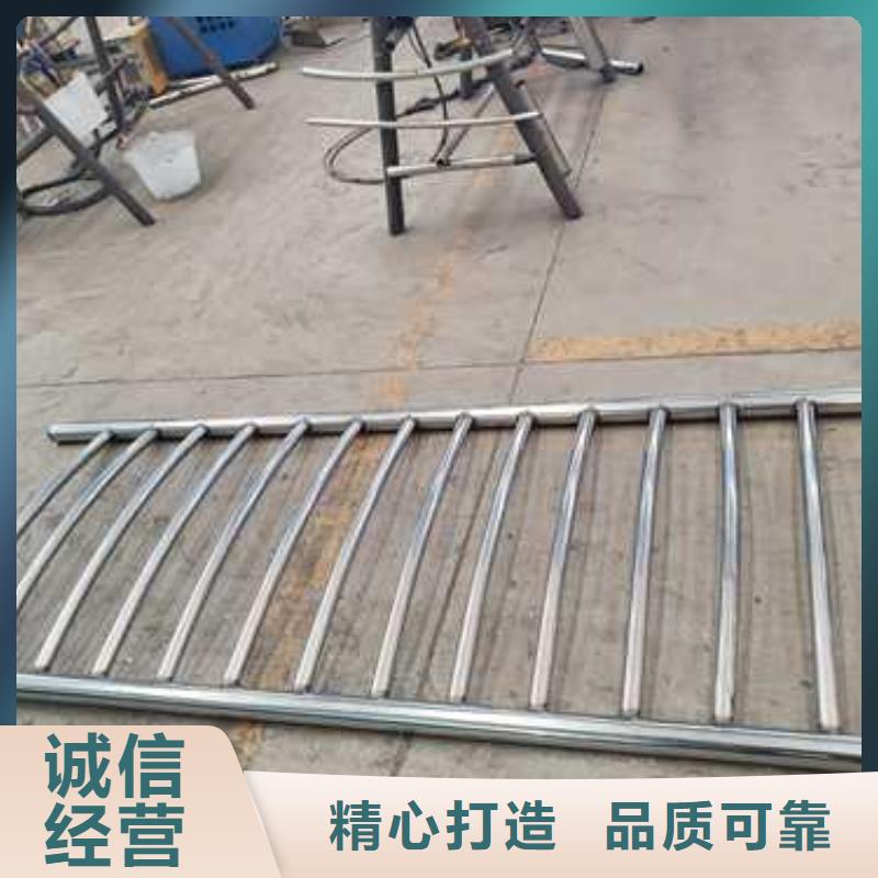 【重庆不锈钢碳素钢复合管护栏桥梁防撞护栏厂生产安装】