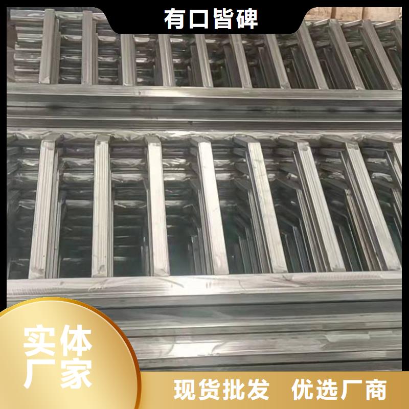 陵水县支持定制的金属梁柱式中央防撞护栏公司同城制造商