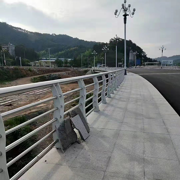 泌阳县城市桥梁灯光护栏-实力厂家