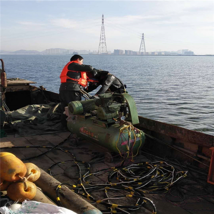 宁波市水下安装公司时刻准备潜水