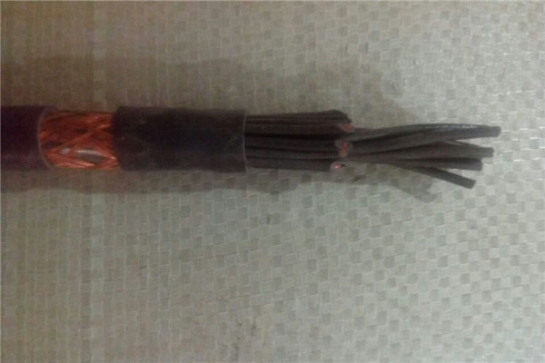 耐火铠装控制电缆NH-KVV32 4X1.5价格
