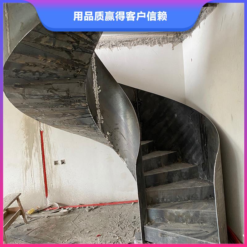昌江县螺旋式金属钢结构楼梯上门安装