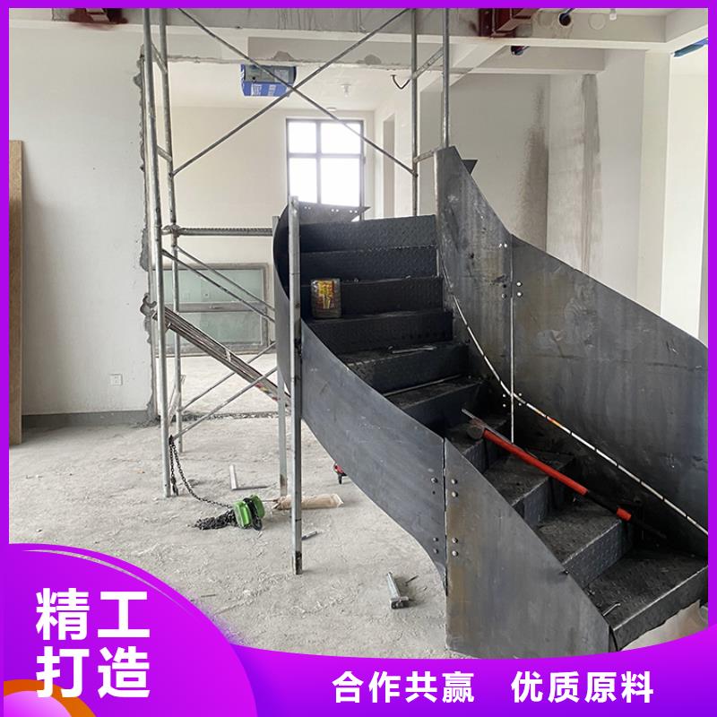 黑龙江旋转楼梯 公寓会所楼阁专用铁艺楼梯 一站式服务